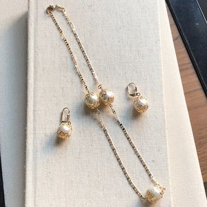 Gold filled Necklace w Matching Earrings